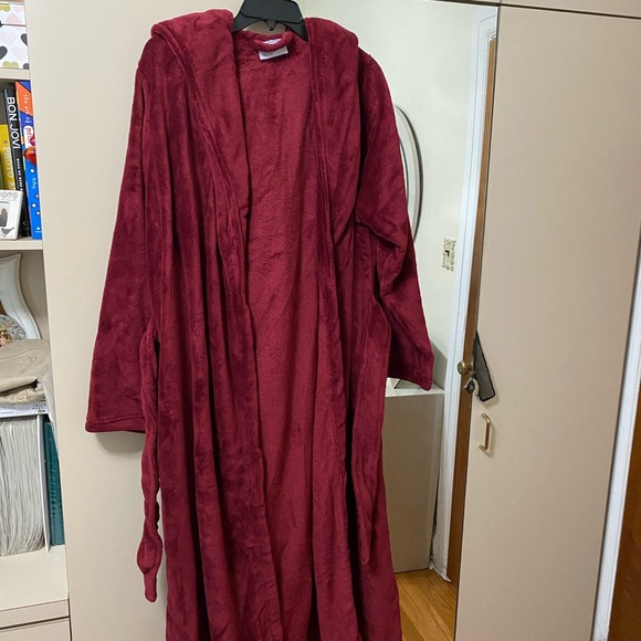 Women’s soft red robe - Picture 4 of 4